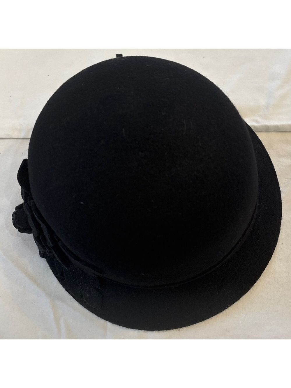 Vintage Women's Angela & William Black One Size Cloche Hat